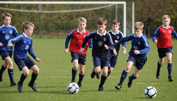 How can schools incorporate non-mainstream sports into their curriculum in the UK?